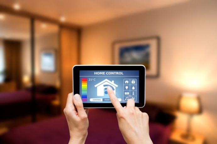 Smart lighting controlled by smartphone
