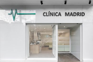 Fotografia entrada clinica madrid