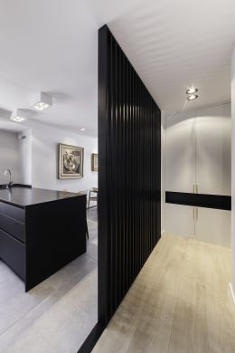 Hall de entrada com produtos Tromilux