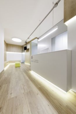 Gabinete dental con iluminación Tromilux Gabinete dental con iluminación Tromilux