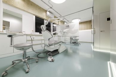 Clínica dental con iluminación Tromilux Clínica dental con iluminación Tromilux