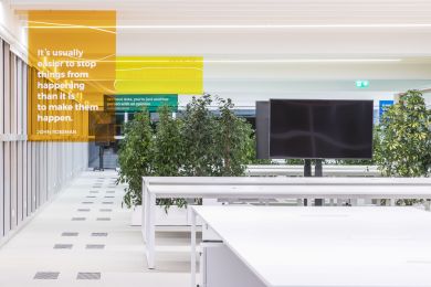 Oficina con iluminación marca Tromilux Oficina con iluminación marca Tromilux